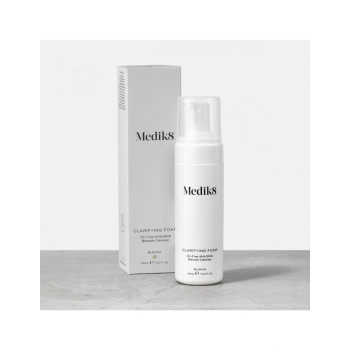 Безмасляная пенка с АНА / ВНА для очищения проблемной кожи Medik8 Clarifying Foam 150mL